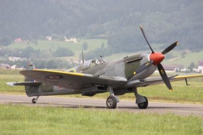 Spitfire-klein.jpg (35.61 KiB) 10949 mal betrachtet Spitfire-klein.jpg